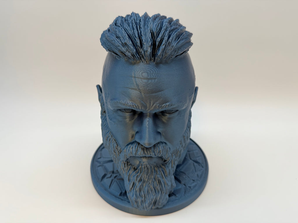 Statuen "Ragnar" i kongeblå - Tøff og ikonisk - Premium kvalitet