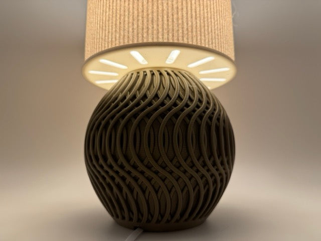 Lampe de table moderne 'Marble' avec abat-jour en marbre et base géométrique élégante - Atmospheric Lighting