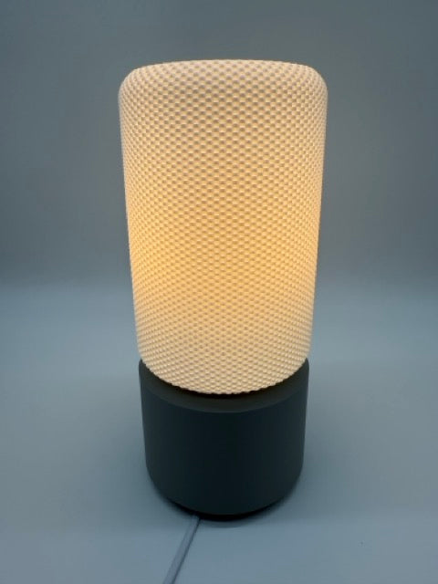 Lampe de table moderne 'Dots' avec abat-jour cylindrique blanc et base grise - Eclairage d'ambiance élégant