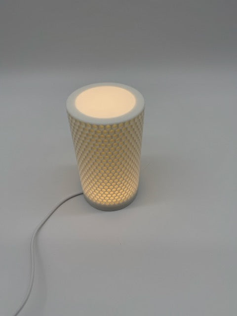 Lampe de table 'Honey' avec motif en nid d'abeilles et abat-jour cylindrique - Eclairage d'ambiance chaleureux