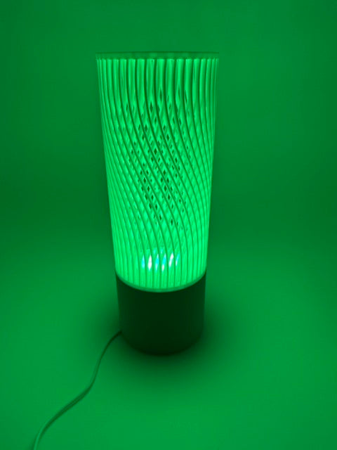 Lampe de table moderne 'Spiral' avec design cylindrique ajouré et base grise - Éclairage d'ambiance élégant