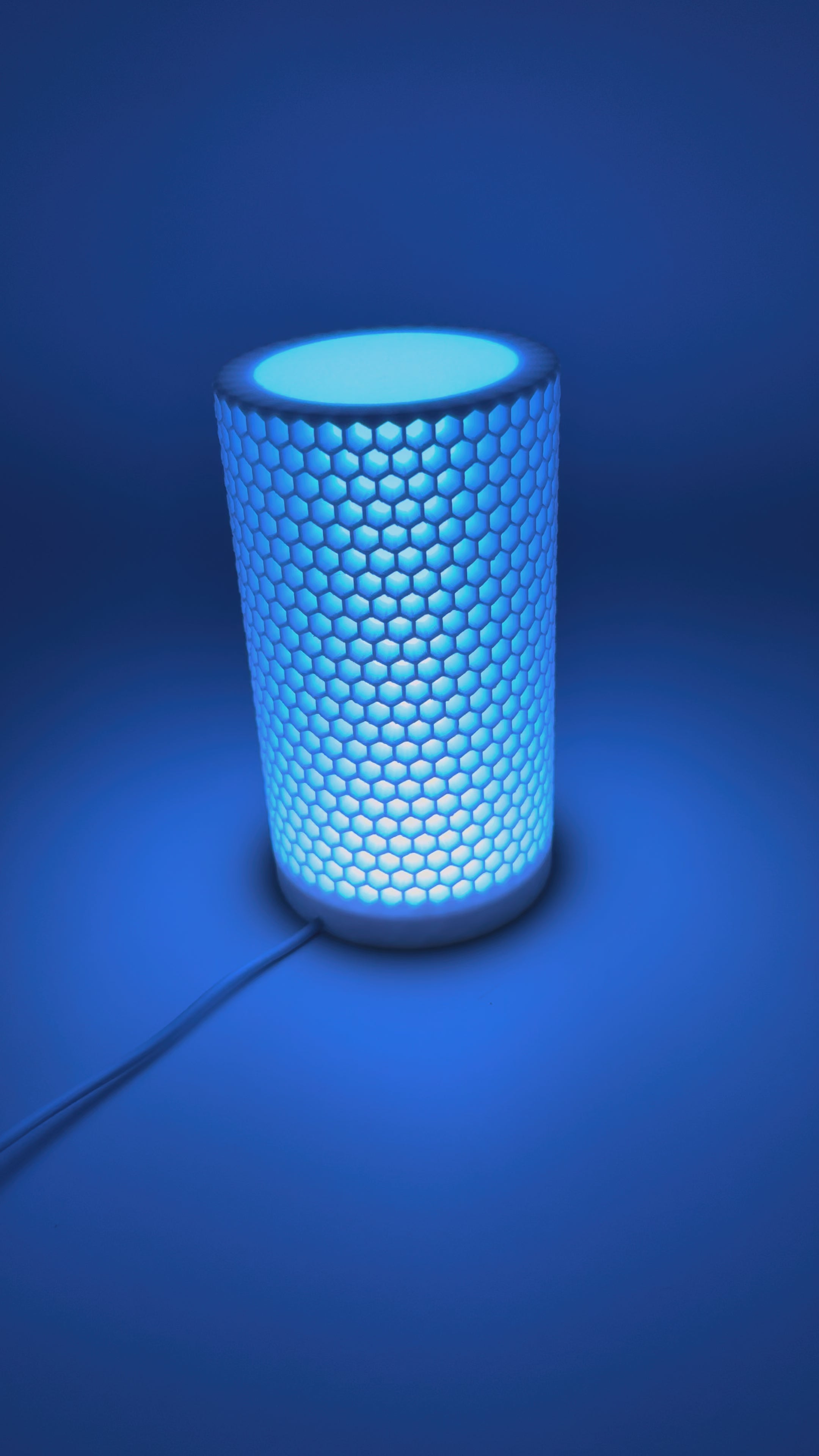 Lampe de table 'Honey' avec motif en nid d'abeilles et abat-jour cylindrique - Eclairage d'ambiance chaleureux