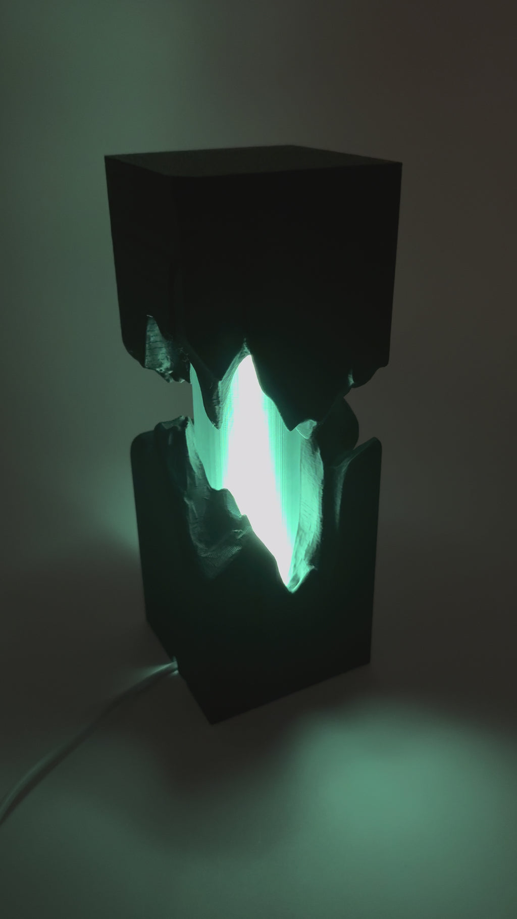Lampe à poser design 'Split' avec design noir et changement de couleur - Lampe d'ambiance avec télécommande