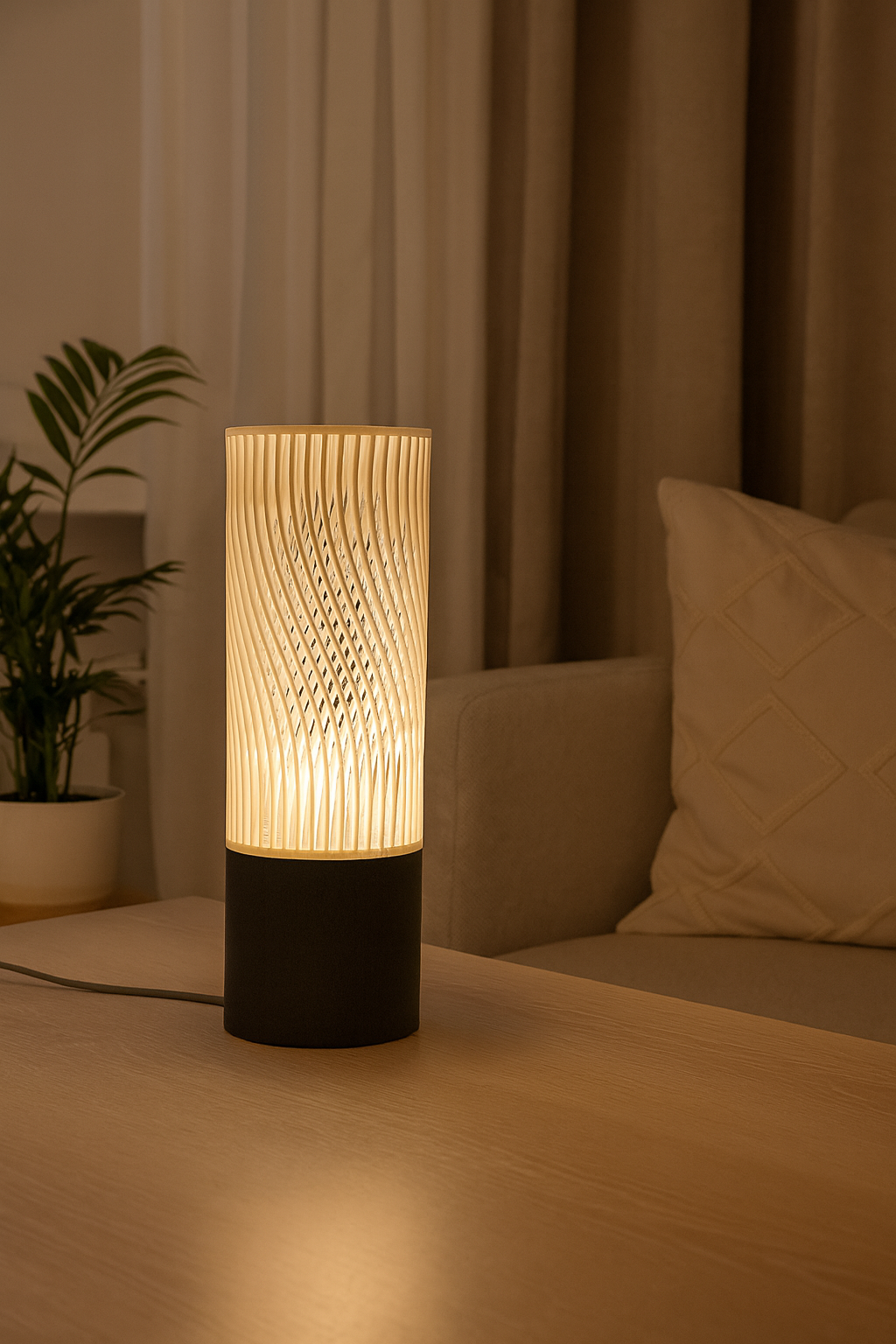 Lampe de table moderne 'Spiral' avec design cylindrique ajouré et base grise - Éclairage d'ambiance élégant